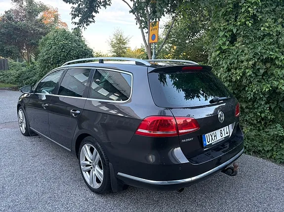 Volkswagen Passat 2012 photo 2