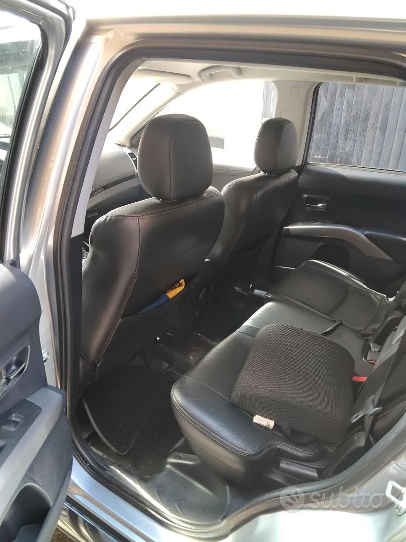Citroen C-Crosser 2010 photo 3