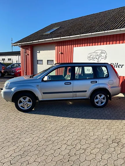 Nissan X-Trail 2005 photo 2