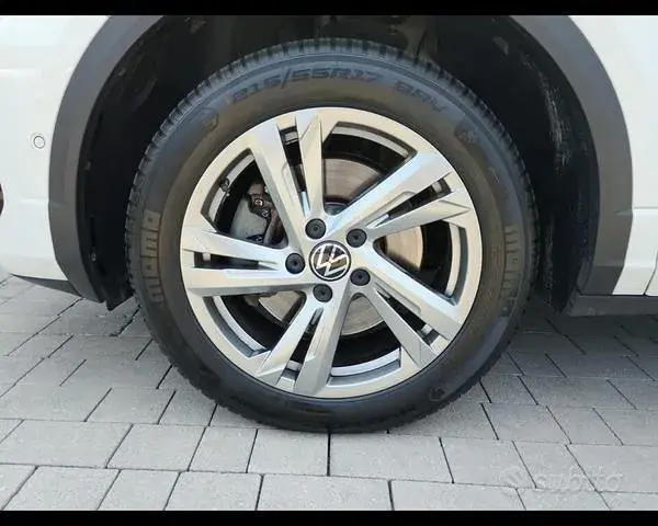 Volkswagen T-Roc 2023 photo 2