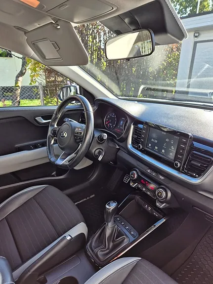 Kia Stonic 2018 photo 5