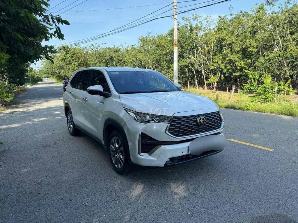 Toyota Innova Cross 2025 photo 2