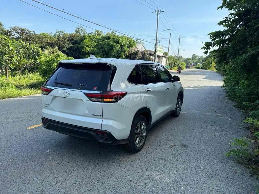 Toyota Innova Cross 2025 photo 4