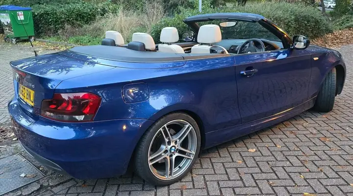 BMW 1 Series 2012 photo 2