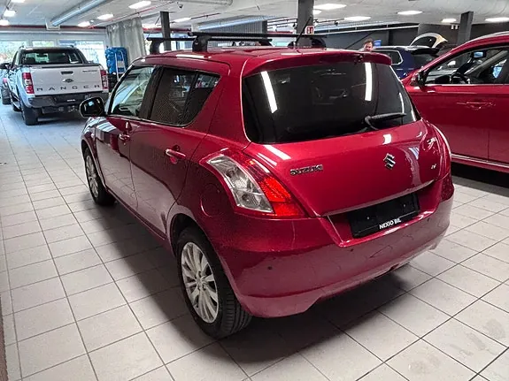 Suzuki Swift 2013 photo 4