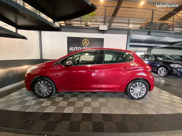 Peugeot 208 2017 photo 4