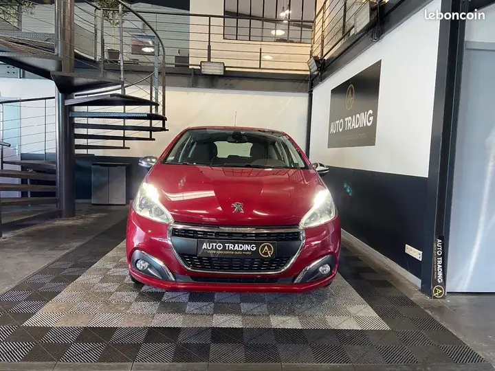 Peugeot 208 2017 photo 2