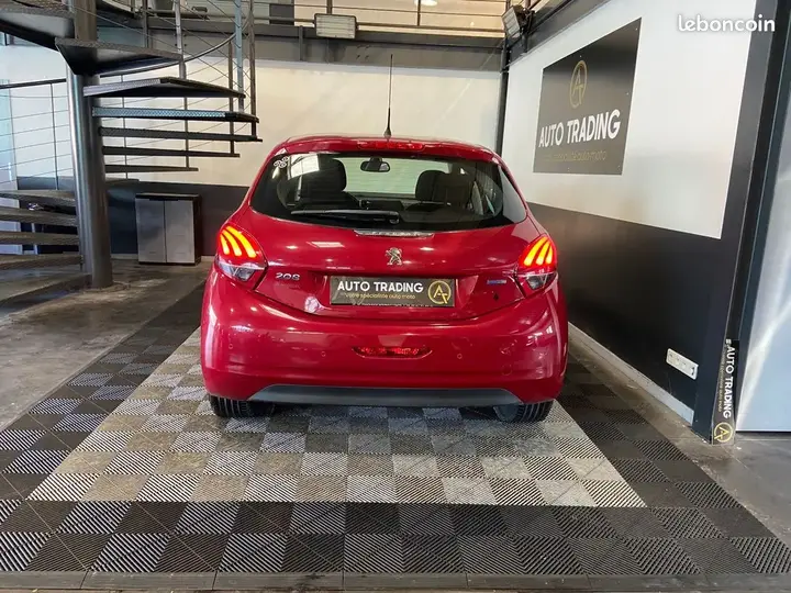 Peugeot 208 2017 photo 5