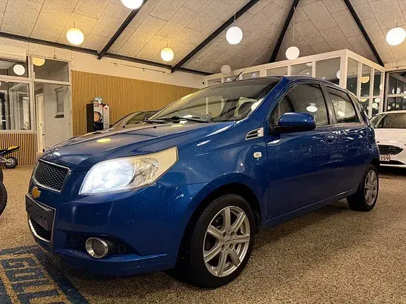 Chevrolet Aveo 2010 photo 2