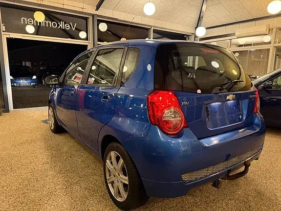 Chevrolet Aveo 2010 photo 3