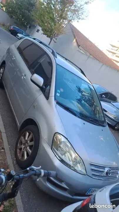 Toyota Avensis Verso