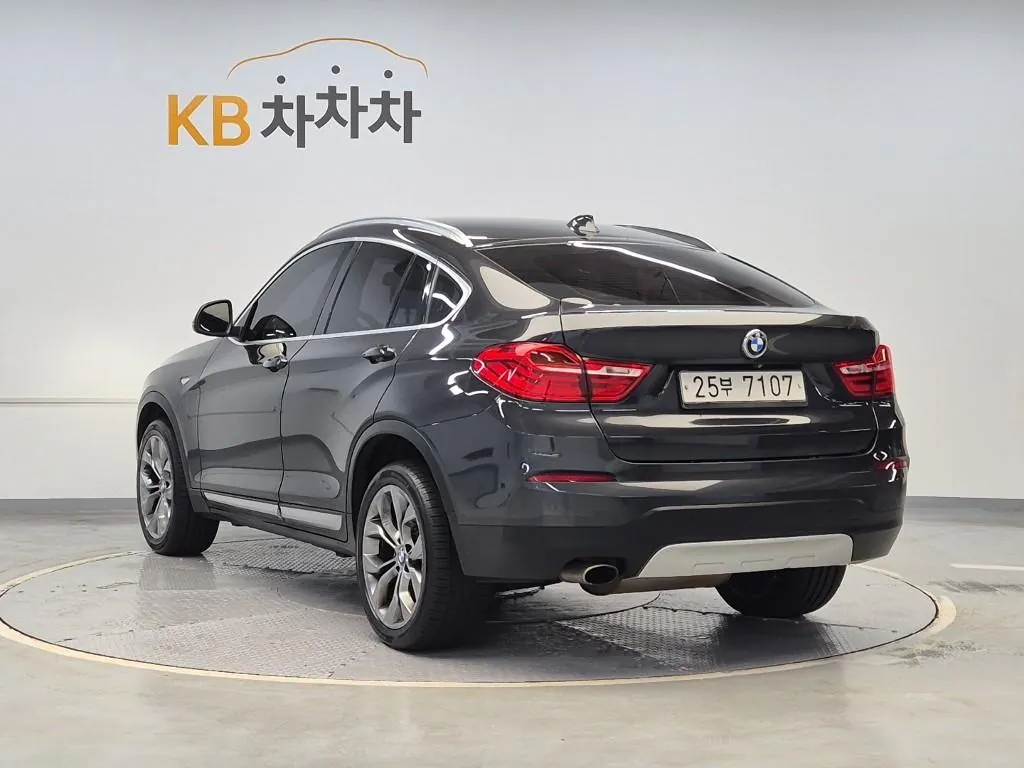 BMW X4 2015 photo 2