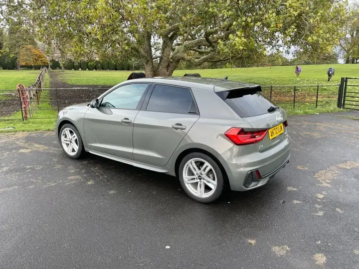 Audi A1 2023 photo 3