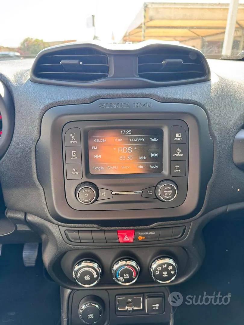 Jeep Renegade 2015 photo 3
