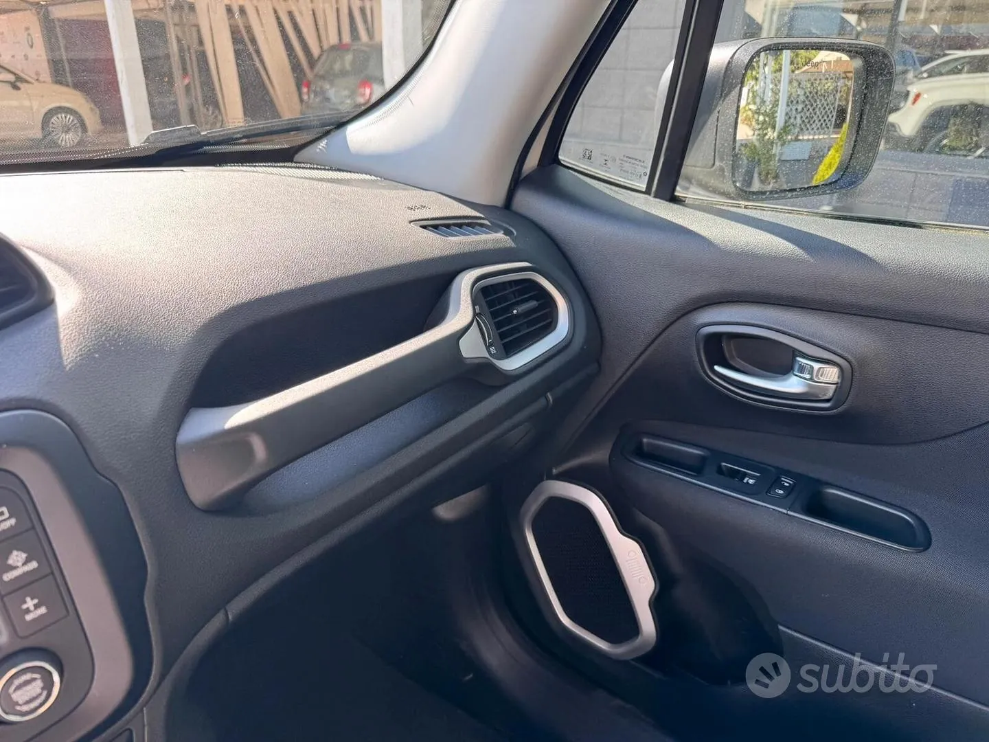 Jeep Renegade 2015 photo 4