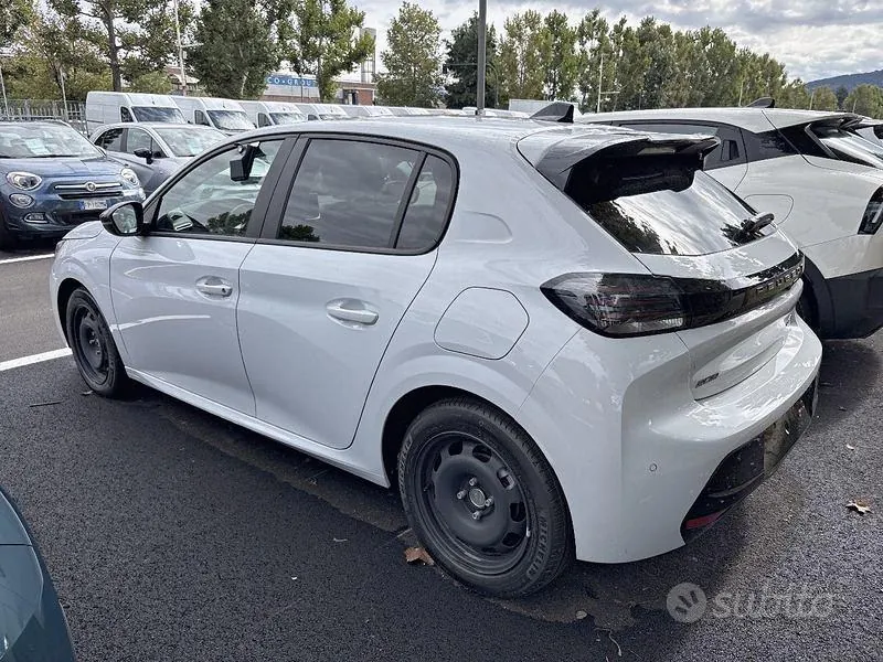 Peugeot 208 2026 photo 2