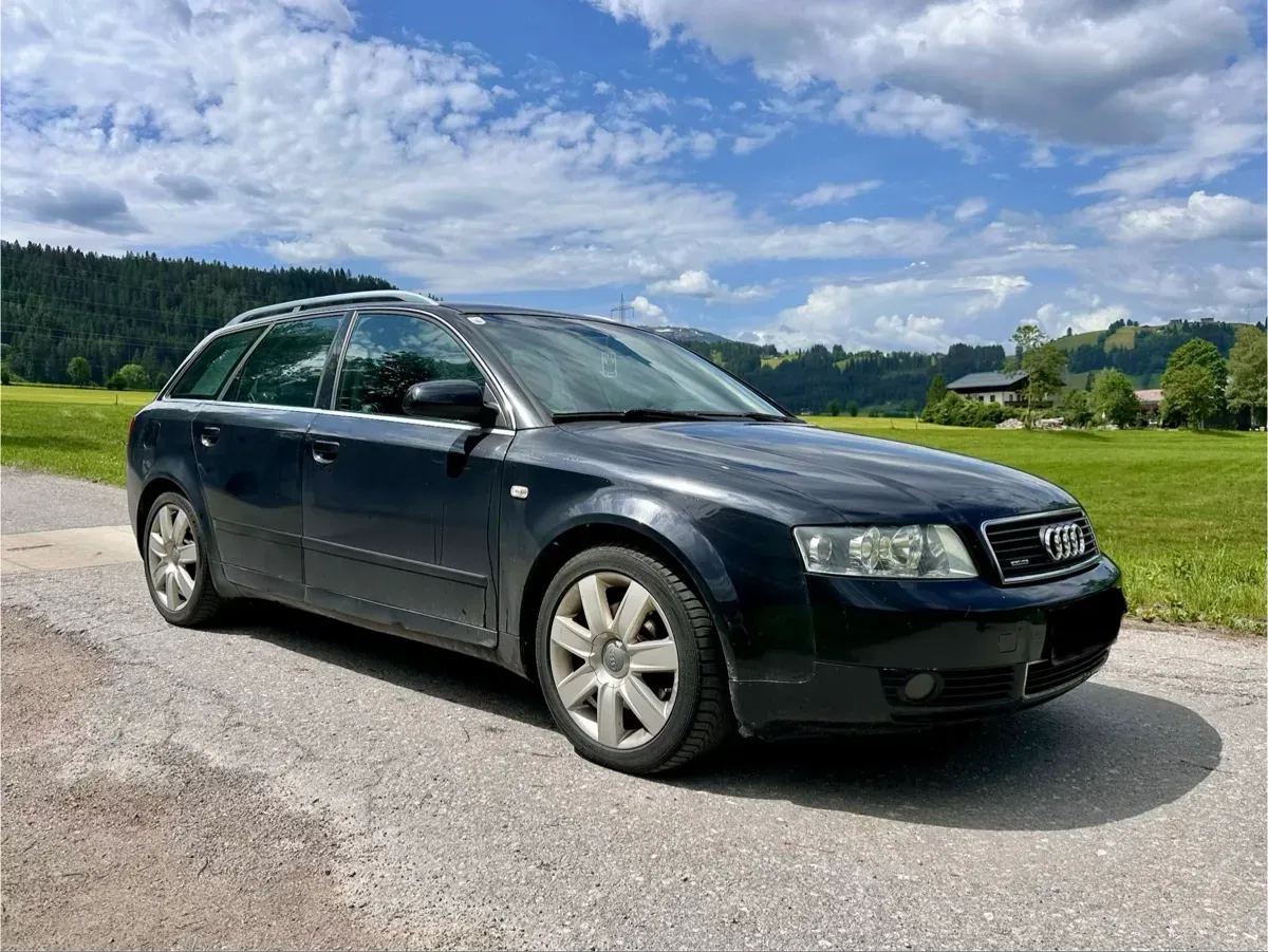 Audi A4 2004 photo 2
