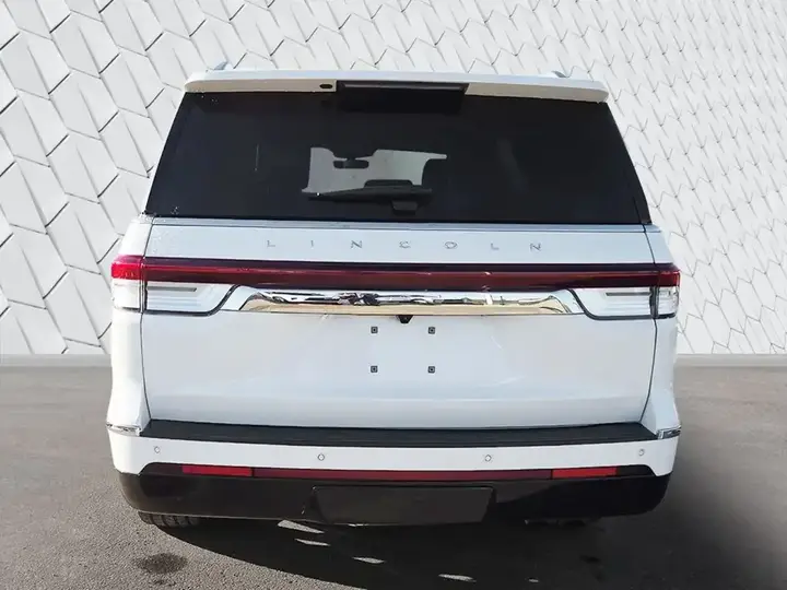 Lincoln Navigator 2023 photo 5