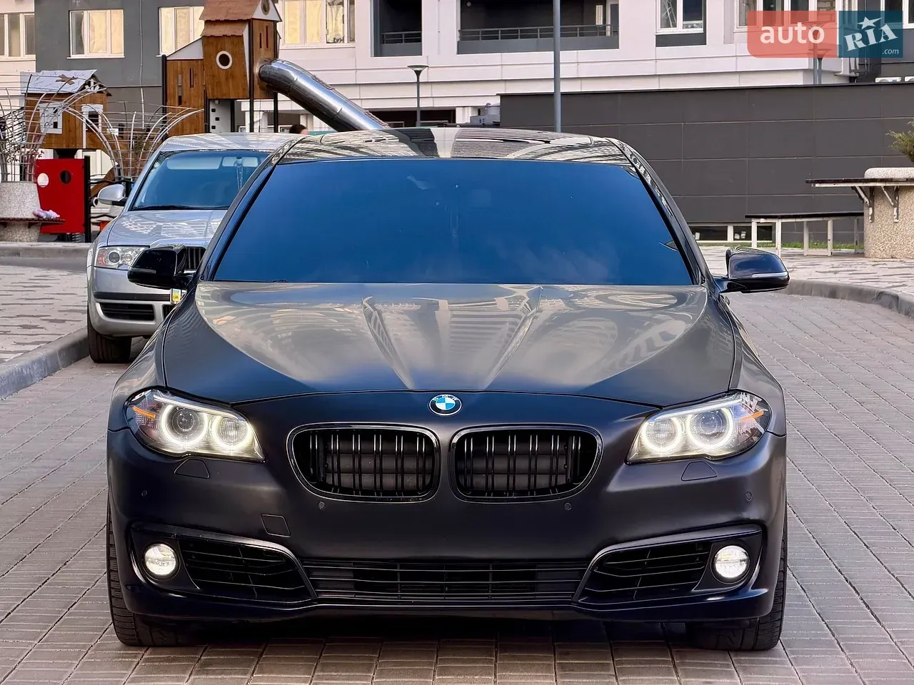 BMW 5 Series 2014 photo 2