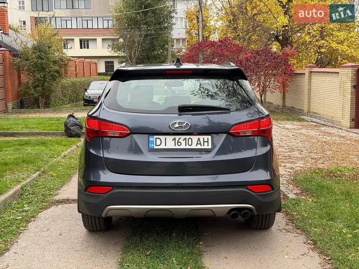 Hyundai Santa Fe 2012 photo 3