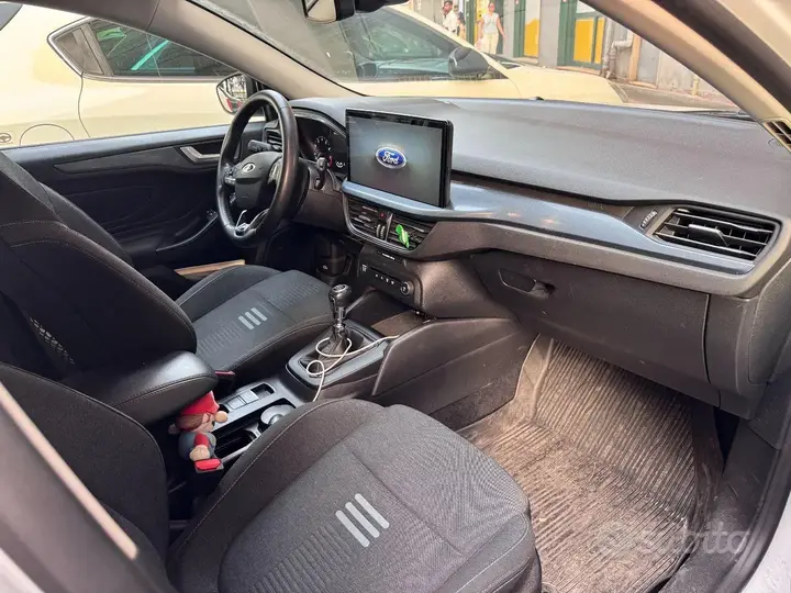 Ford Focus 2023 photo 4