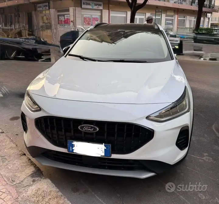 Ford Focus 2023 photo 2