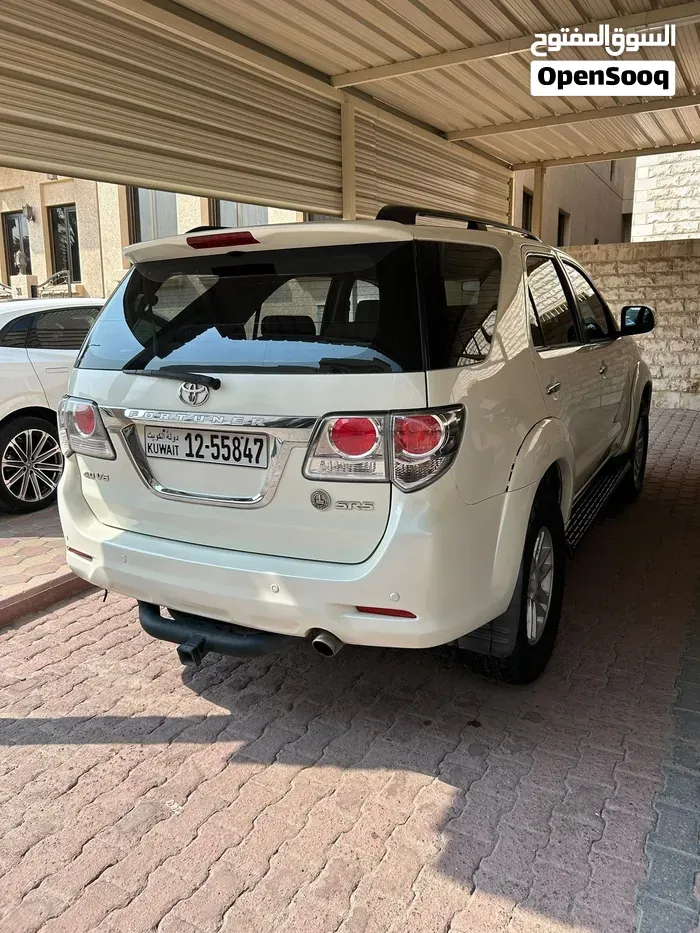Toyota Fortuner 2013 photo 2