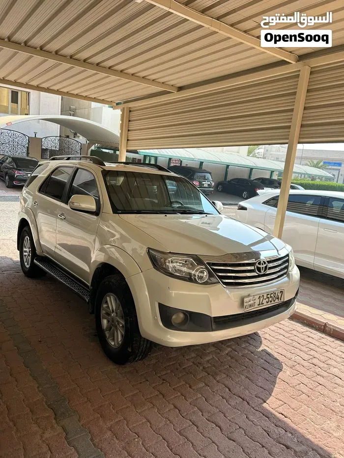 Toyota Fortuner 2013 photo 4