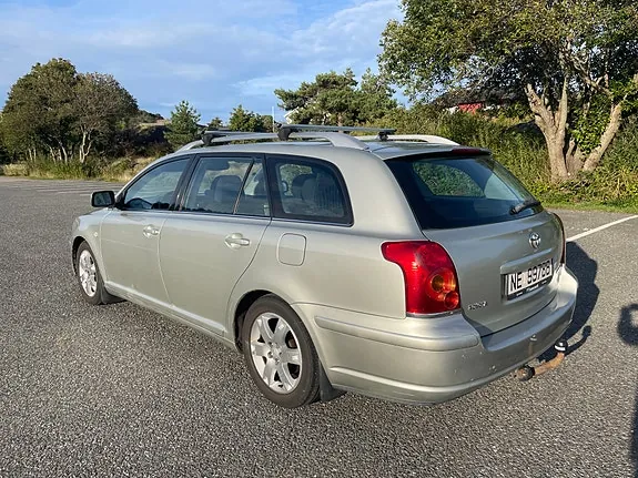 Toyota Avensis 2004 photo 3
