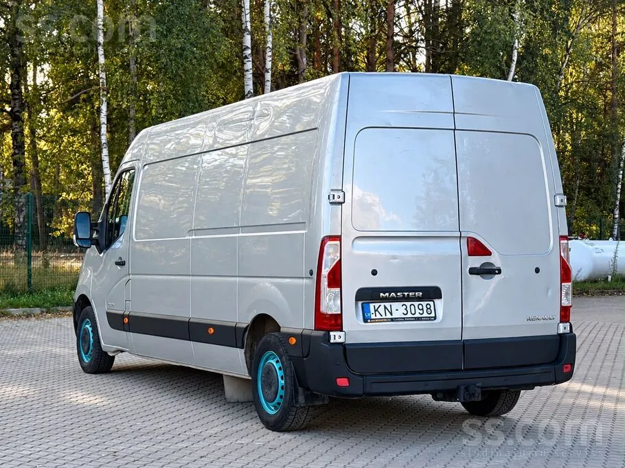 Renault Master 2011 photo 2
