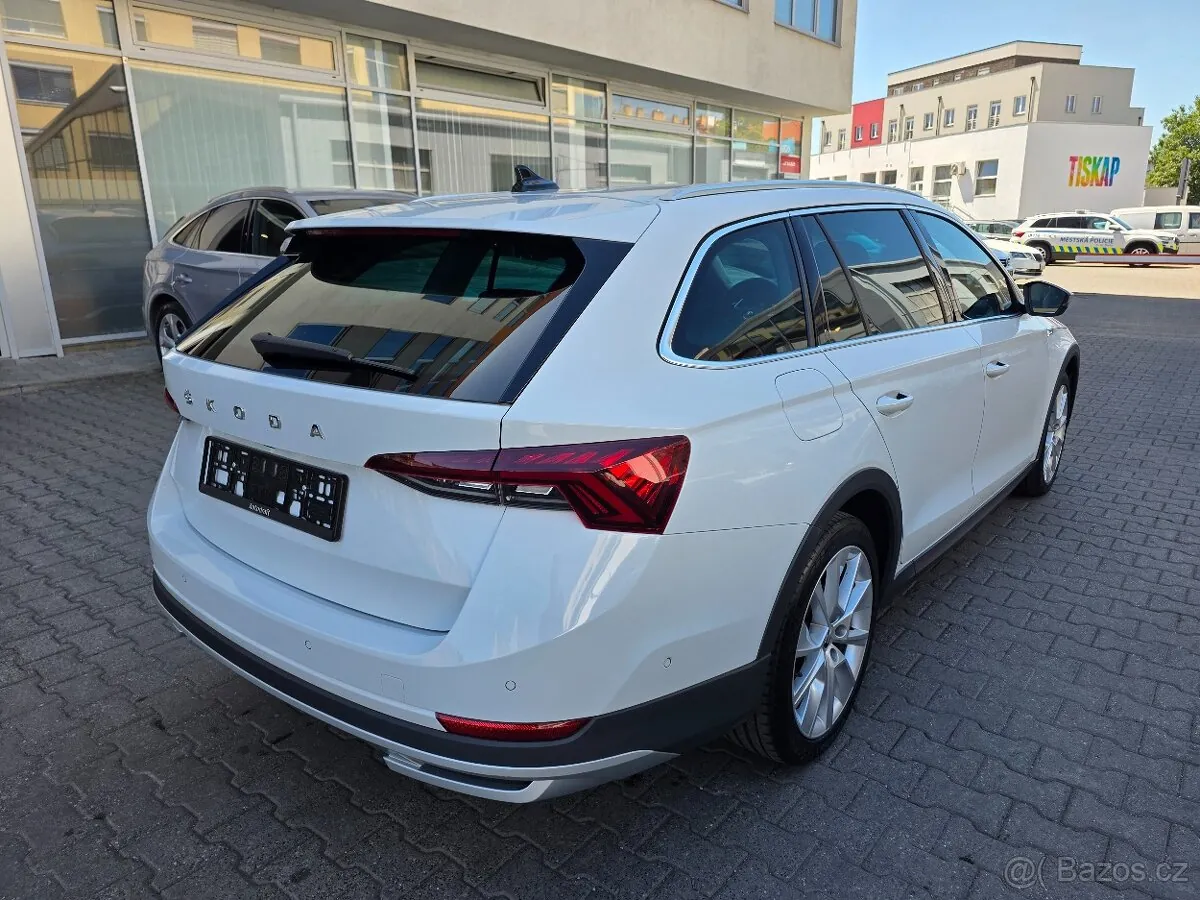 Skoda Octavia 2023 photo 4