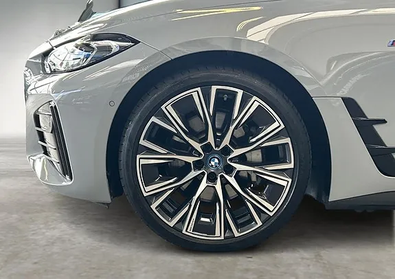 BMW I4 2023 photo 5