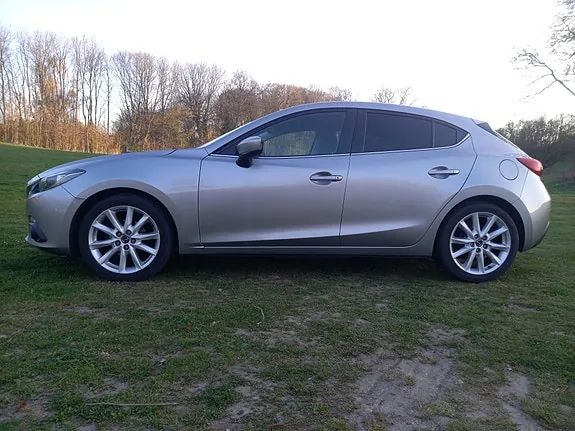 Mazda 3 2015 photo 2