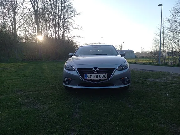 Mazda 3 2015 photo 3