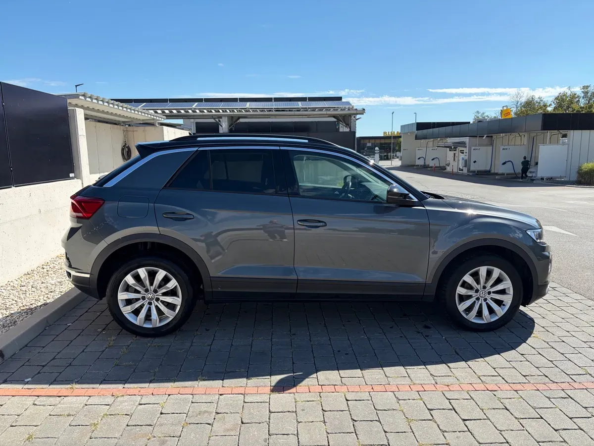 Volkswagen T-Roc 2021 photo 3