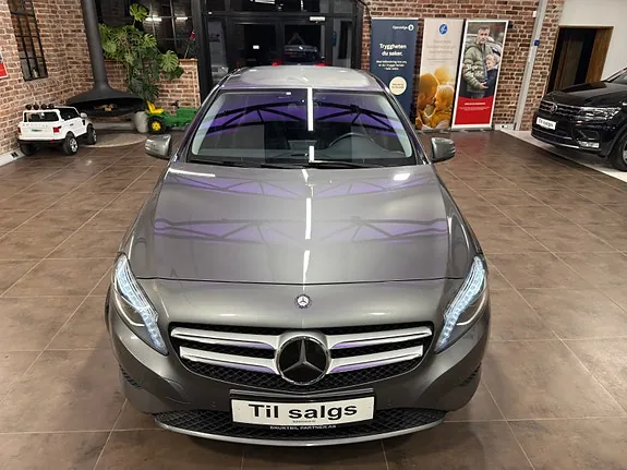 Mercedes-Benz A200 D 2015 photo 3