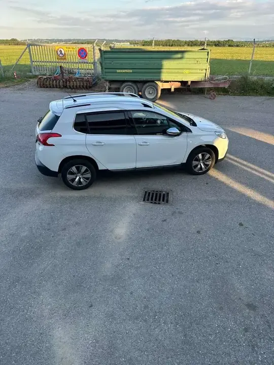Peugeot 2008 2014 photo 2