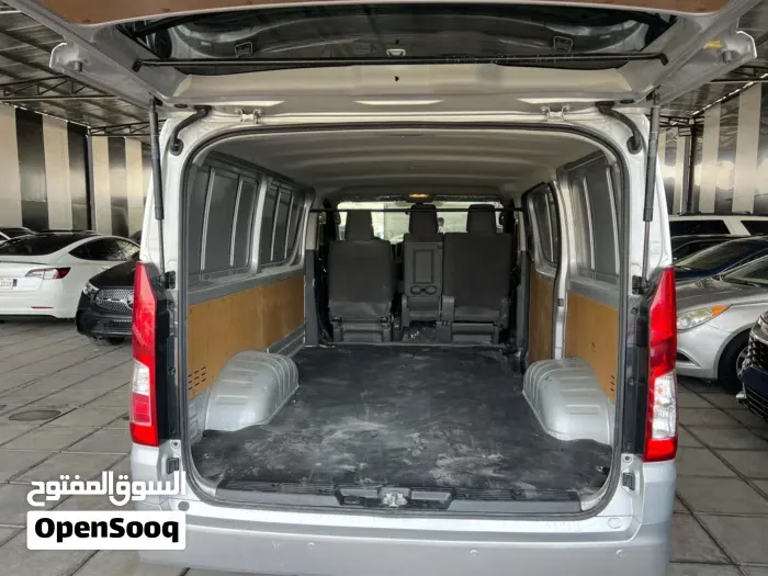Toyota Hiace 2024 photo 2