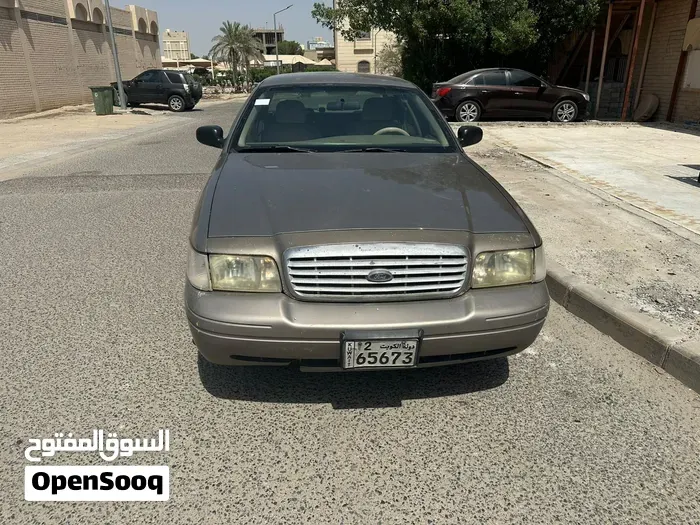 Ford Crown Victoria 2006 photo 4