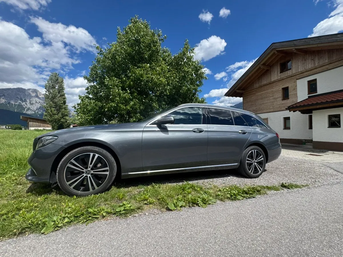 Mercedes-Benz E-Class 2020 photo 3