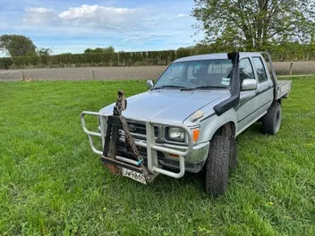 Toyota Hilux 1992 photo 4