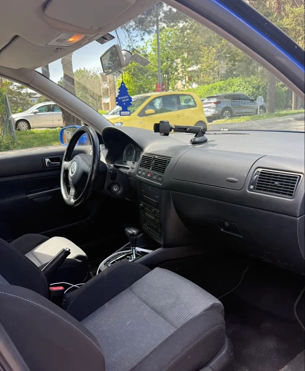 Volkswagen Golf 2003 photo 2