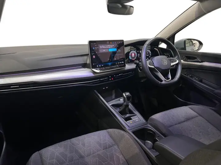 Volkswagen Golf 2025 photo 2