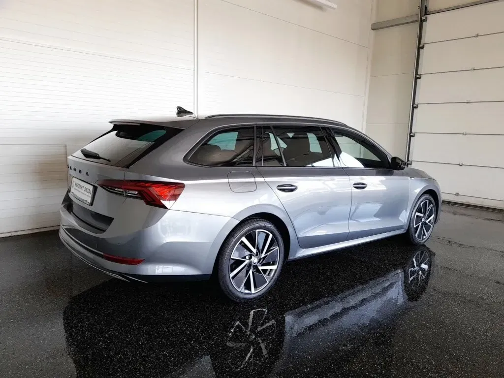 Skoda Octavia 2023 photo 2