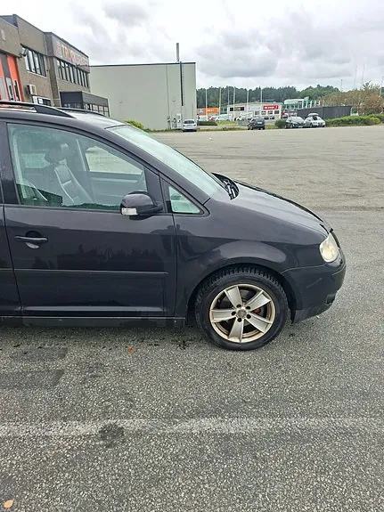 Volkswagen Touran 2005 photo 5