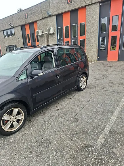 Volkswagen Touran 2005 photo 2