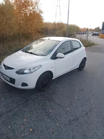 Mazda Mazda2 2008 photo 2