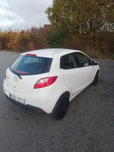 Mazda Mazda2 2008 photo 3