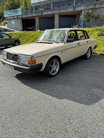 Volvo 244