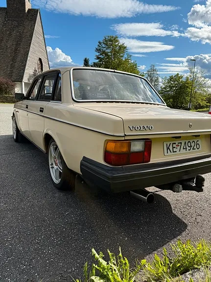 Volvo 244 1982 photo 4